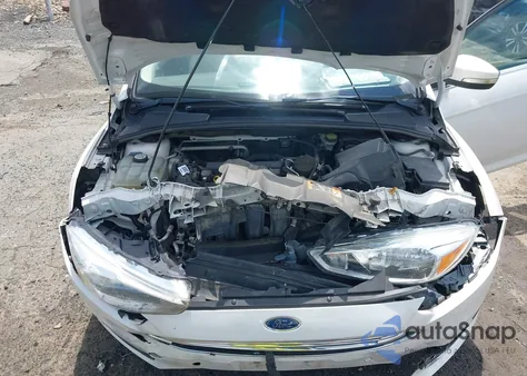 2016 Ford Focus Titanium z USA, uszkodzony, nr VIN 1FADP3N21GL309340